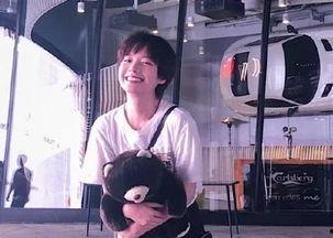 李庚希被爆料抽烟视频,娱乐圈新动向引发热议 第2张 李庚希被爆料抽烟视频,娱乐圈新动向引发热议 第2张