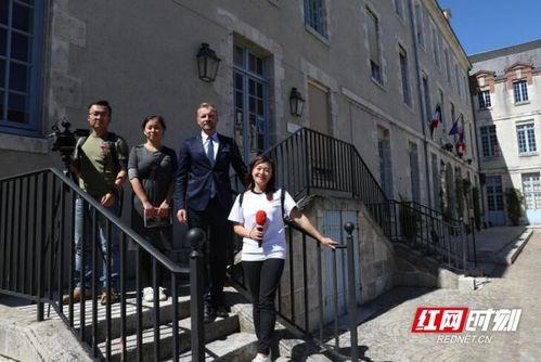 重庆八楼爆料事件视频曝光,惊人真相揭露! 第2张 重庆八楼爆料事件视频曝光,惊人真相揭露! 第2张